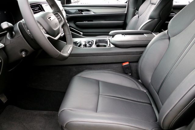 New 2026 Jeep Grand Wagoneer Limited w/ Premium Group II AWD/4WD image 9