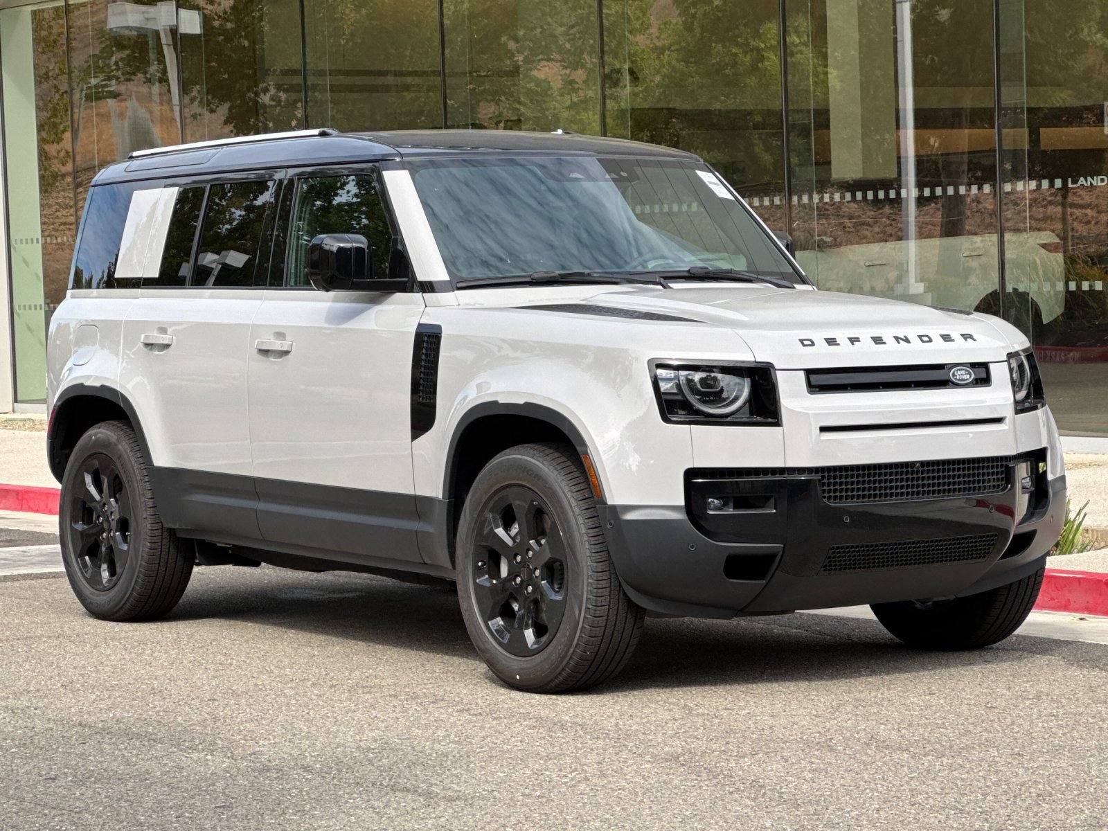New 2026 Land Rover Defender 110 S AWD/4WD image 8