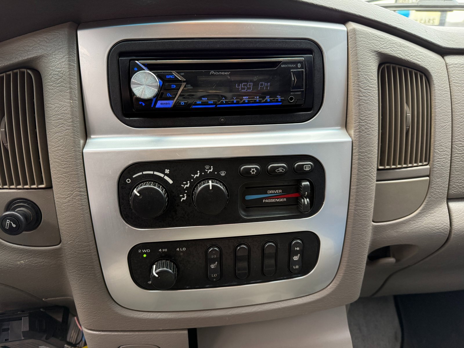 Used 2004 Dodge Ram 3500 Truck SLT w/ Trailer Tow Group image 12