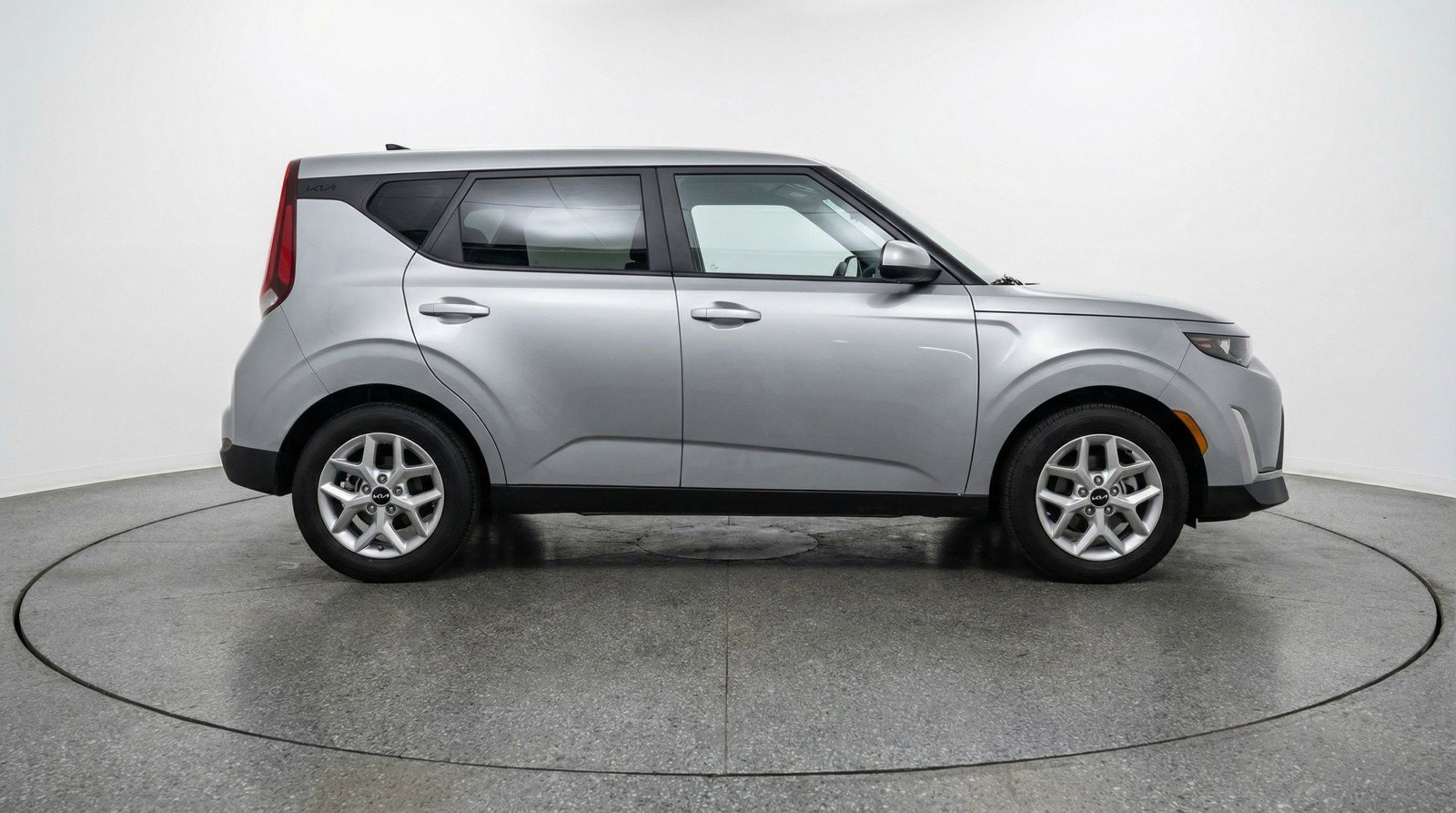 Used 2025 Kia Soul LX w/ LX Technology Package image 11