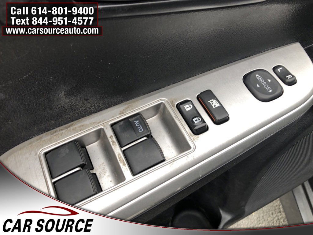 Used 2014 Toyota Camry L image 17