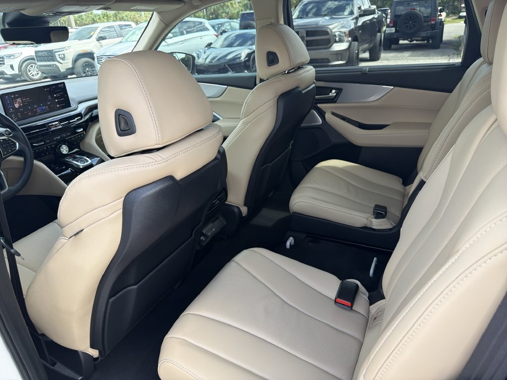 Used 2026 Acura MDX w/ Technology Package FWD image 11