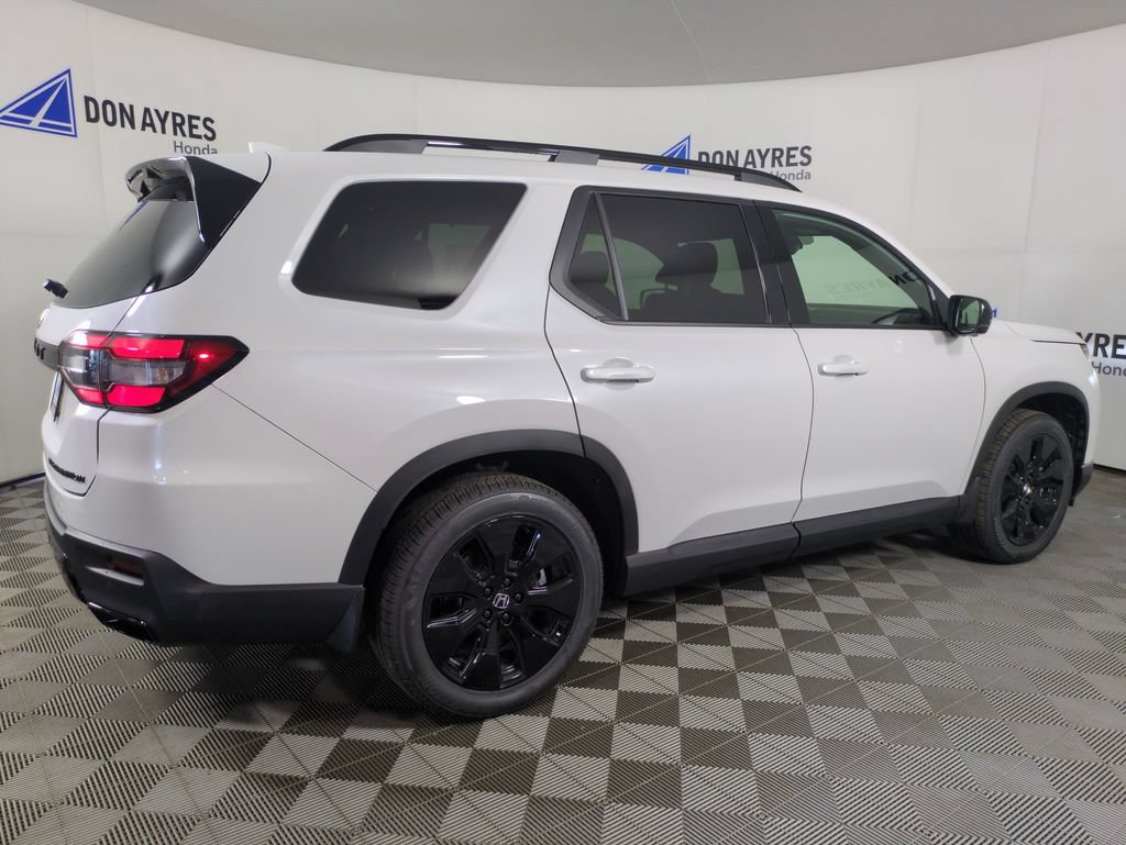 New 2026 Honda Pilot Black Edition image 5
