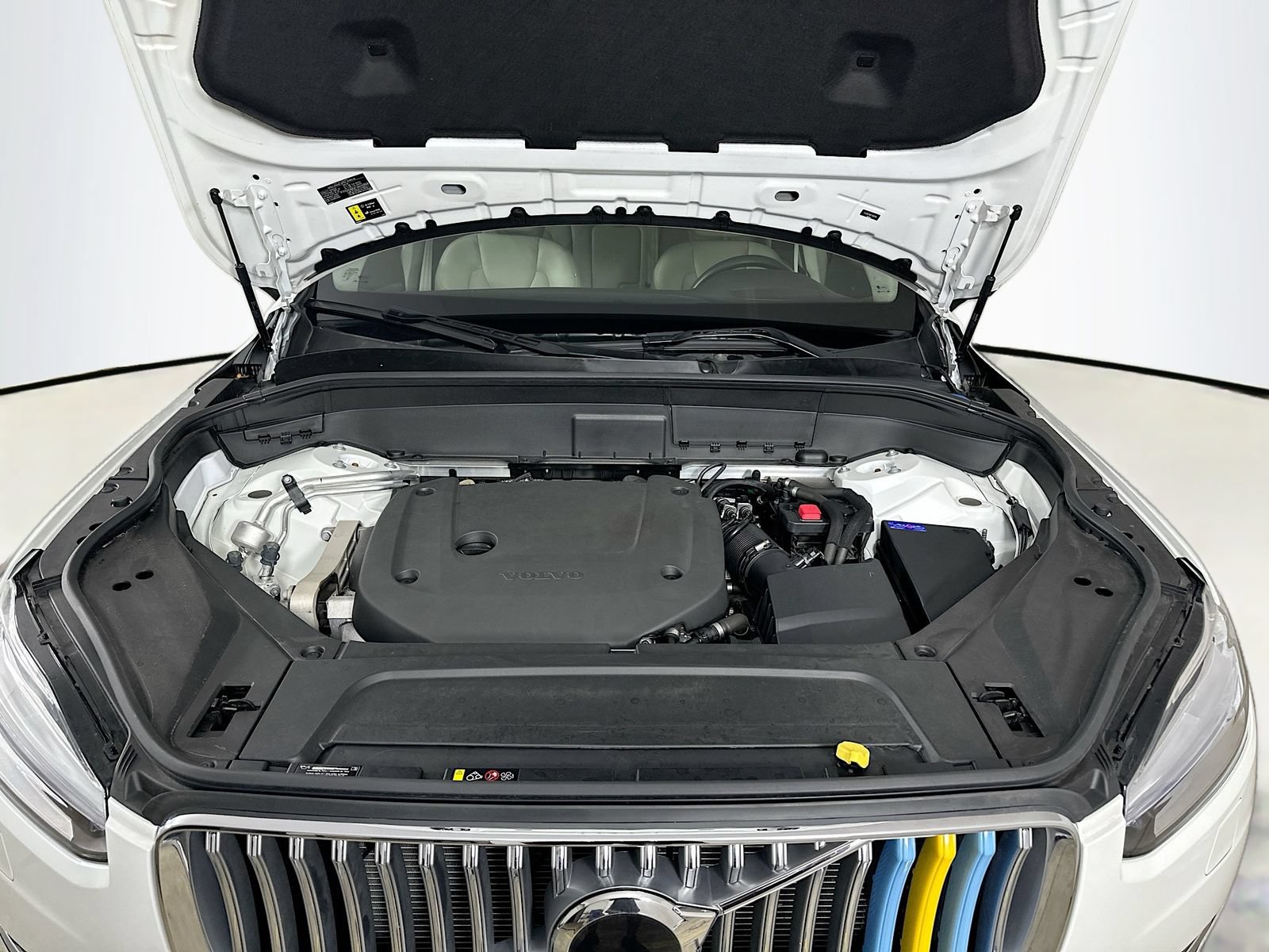 Used 2023 Volvo XC90 B6 Plus w/ Protection Package Premier AWD/4WD image 13
