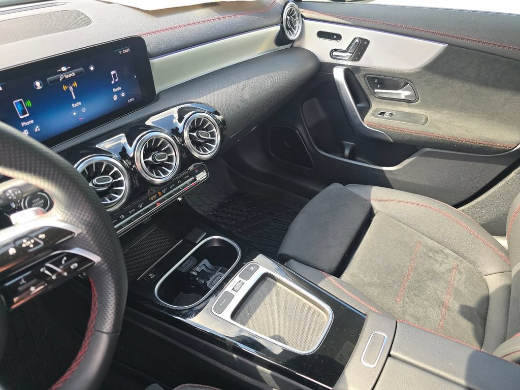 Used 2024 Mercedes-Benz CLA 250 4MATIC image 29