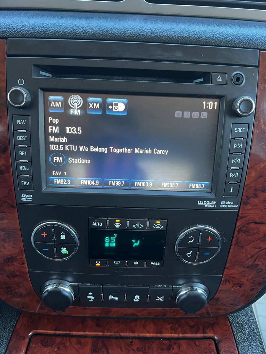 Used 2012 Chevrolet Avalanche LTZ image 14