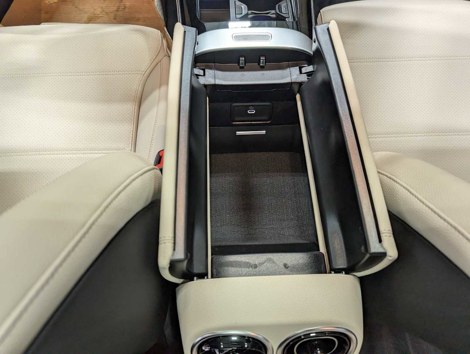 New 2026 Mercedes-Benz C 300 4MATIC Sedan image 19