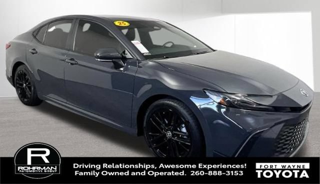 Used 2025 Toyota Camry SE FWD image 8