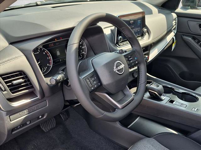 New 2027 Nissan Rogue SV FWD image 3