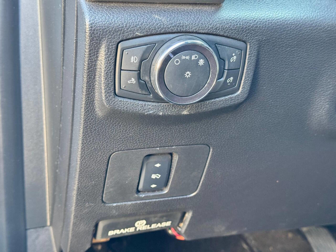 Used 2017 Ford F350 Lariat w/ FX4 Off-Road Package image 21