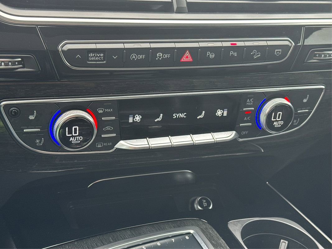 Used 2019 Audi Q7 3.0T Prestige w/ Prestige Package AWD/4WD image 35