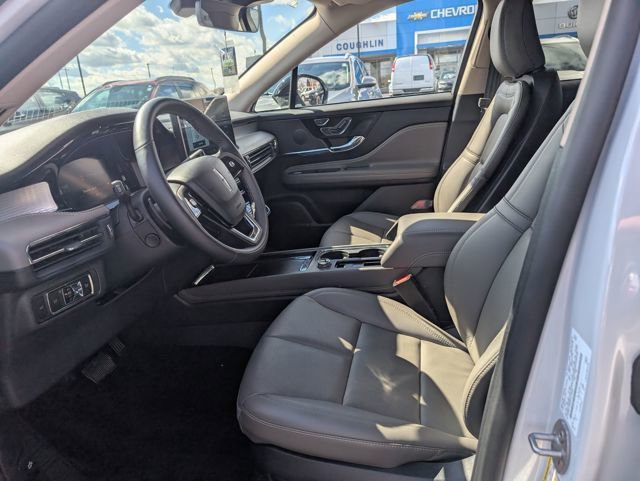 Used 2026 Lincoln Corsair Premiere image 14