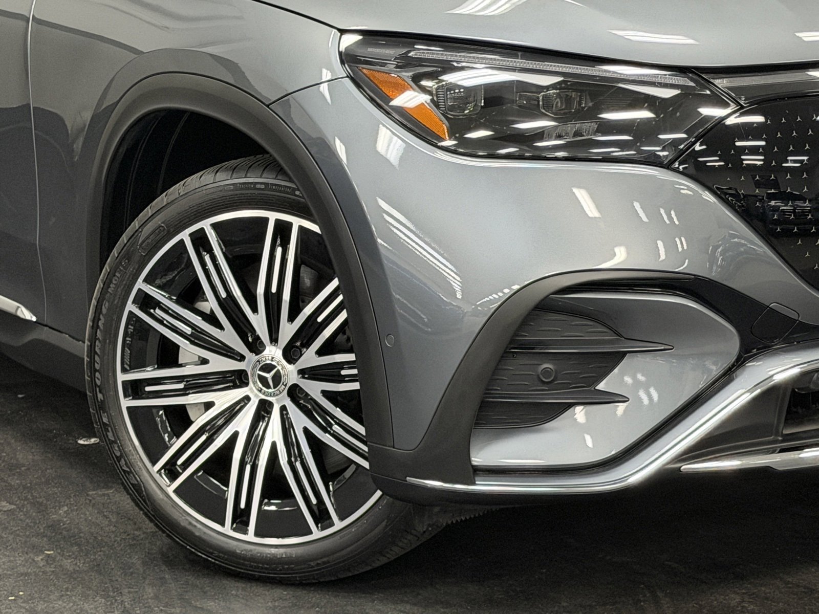 Used 2025 Mercedes-Benz EQE 350+ SUV image 4