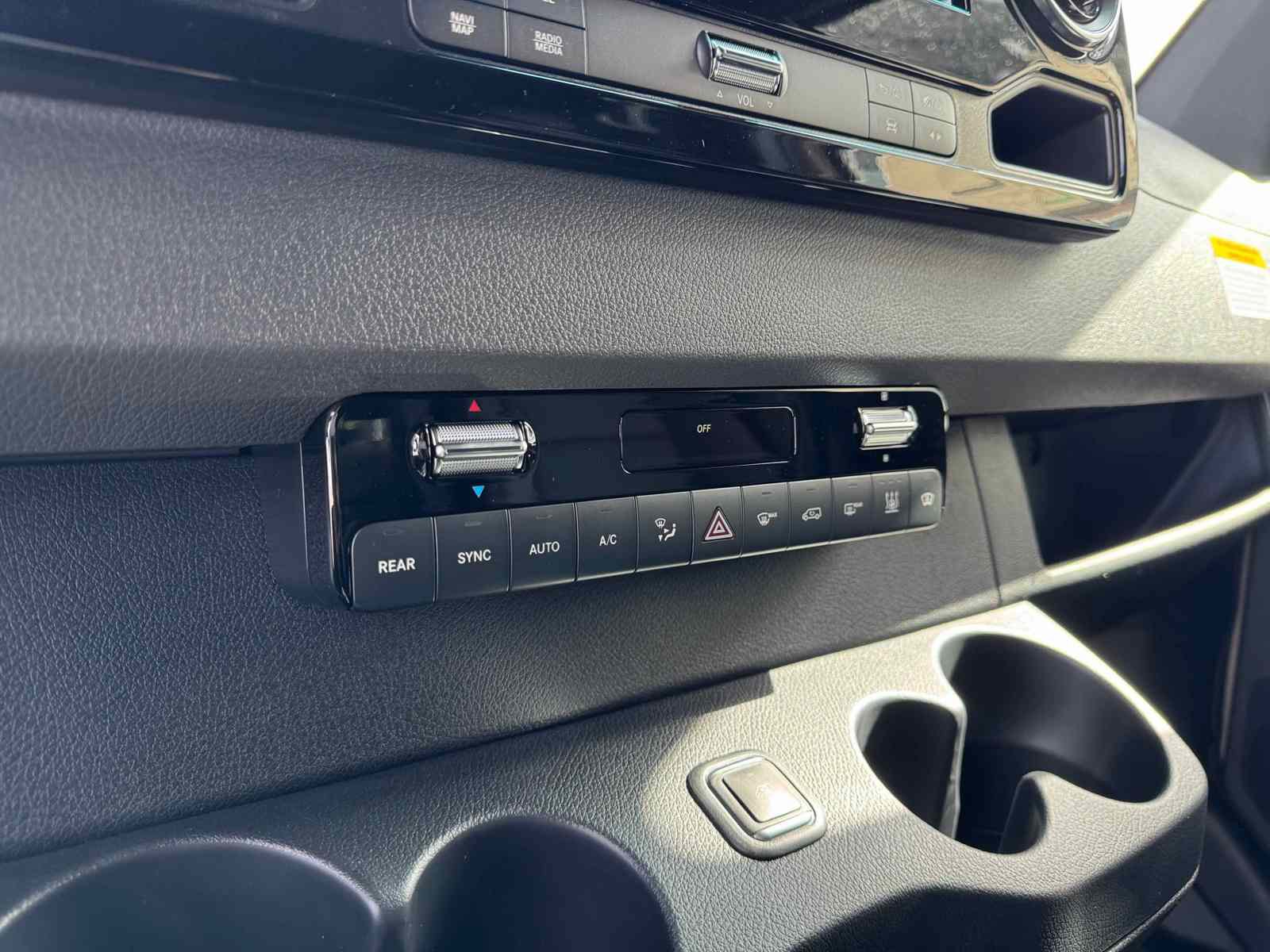 New 2025 Mercedes-Benz Sprinter 2500 image 23