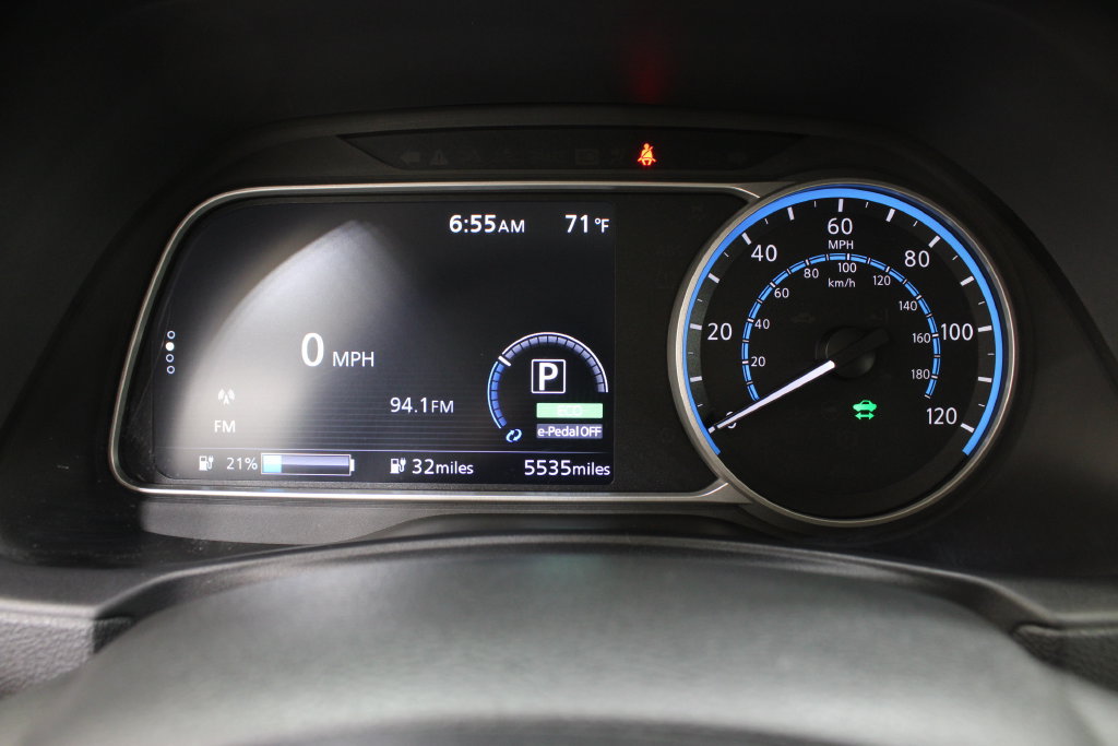 Used 2025 Nissan Leaf S FWD image 10