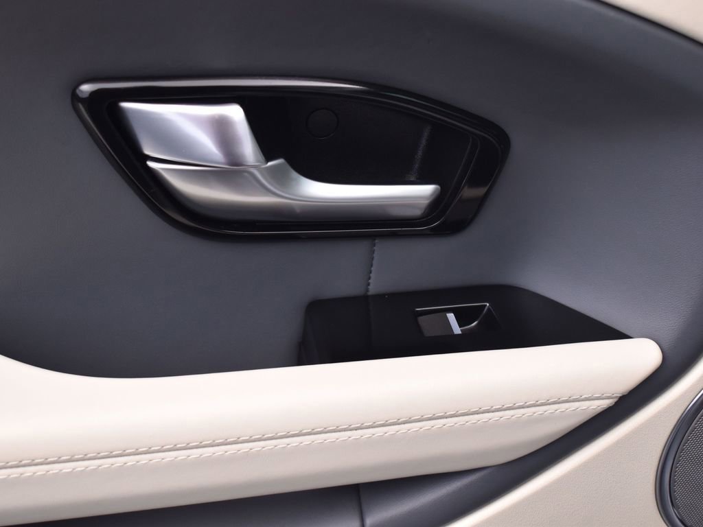 Used 2019 Land Rover Range Rover Evoque HSE Dynamic image 34