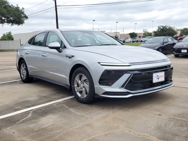 Used 2025 Hyundai Sonata SE image 3