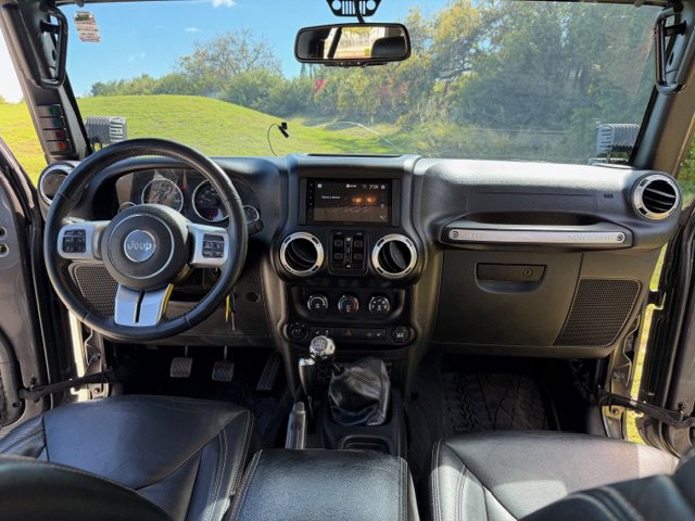 Used 2016 Jeep Wrangler Unlimited Rubicon image 18