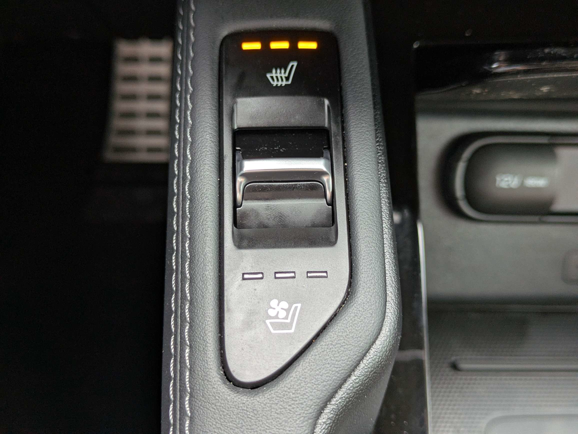Certified 2021 Kia Telluride SX w/ Towing Package FWD image 30