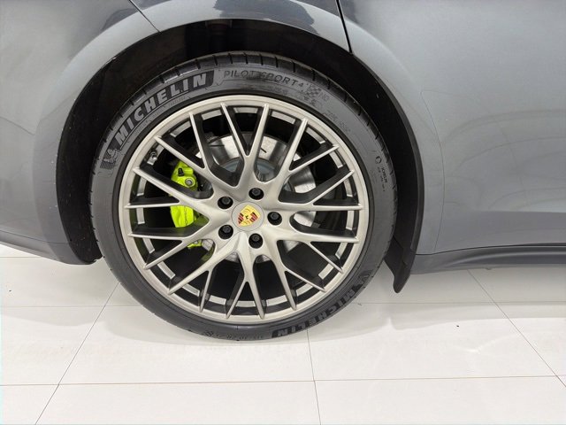 Used 2018 Porsche Panamera 4 image 42