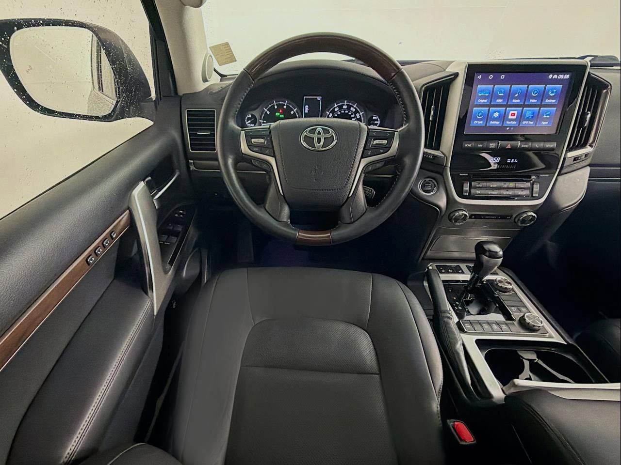 Used 2016 Toyota Land Cruiser AWD/4WD image 13