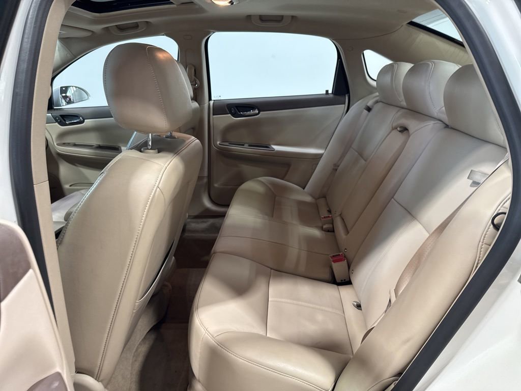 Used 2008 Chevrolet Impala LTZ FWD image 27