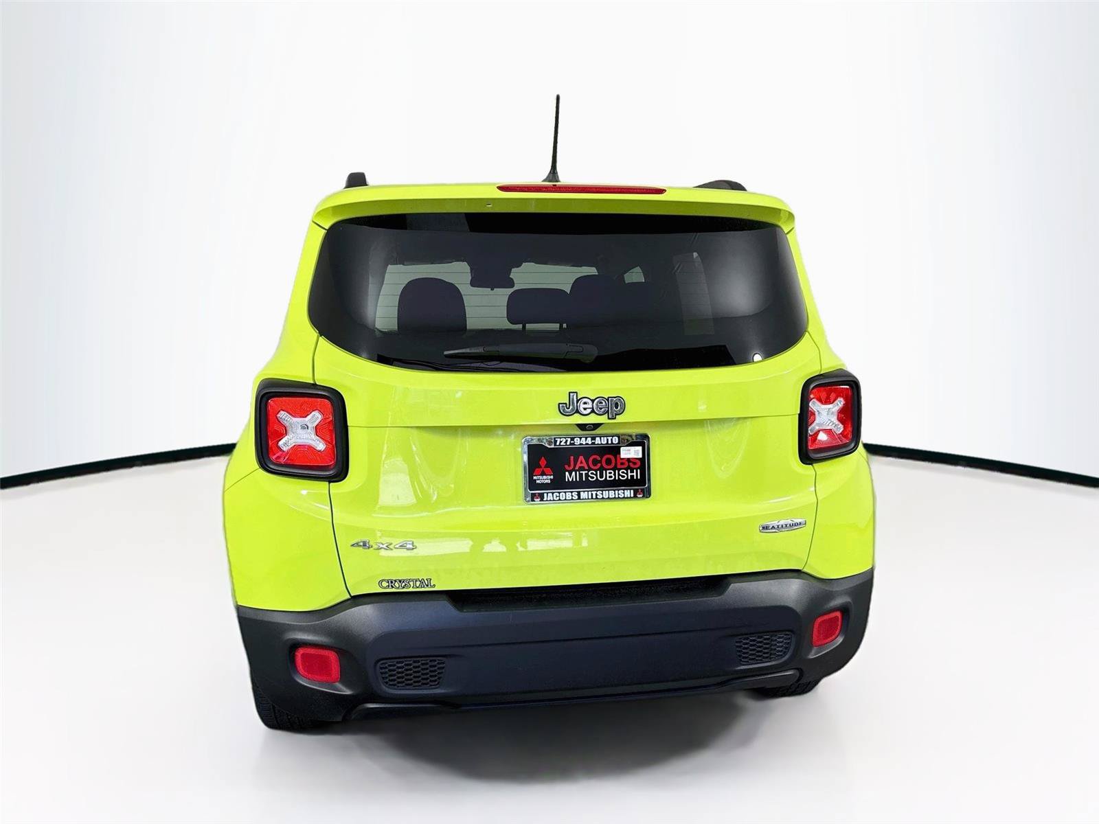 Used 2017 Jeep Renegade Latitude w/ Cold Weather Group AWD/4WD image 4