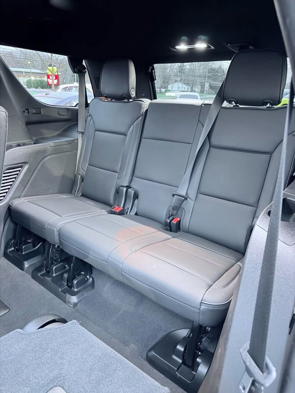 Used 2021 GMC Yukon Denali w/ Denali Premium Package image 11