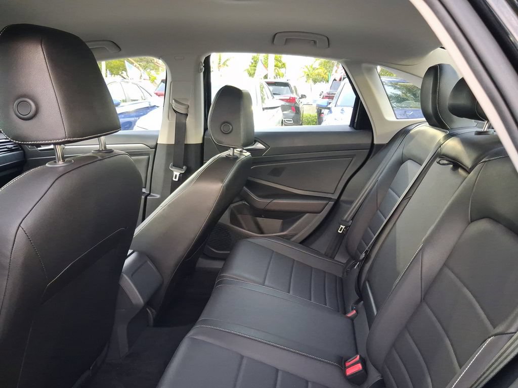 Certified 2023 Volkswagen Jetta SE FWD image 8