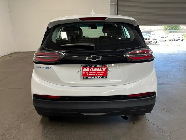 Used 2023 Chevrolet Bolt LT w/ Infotainment Package FWD image 4