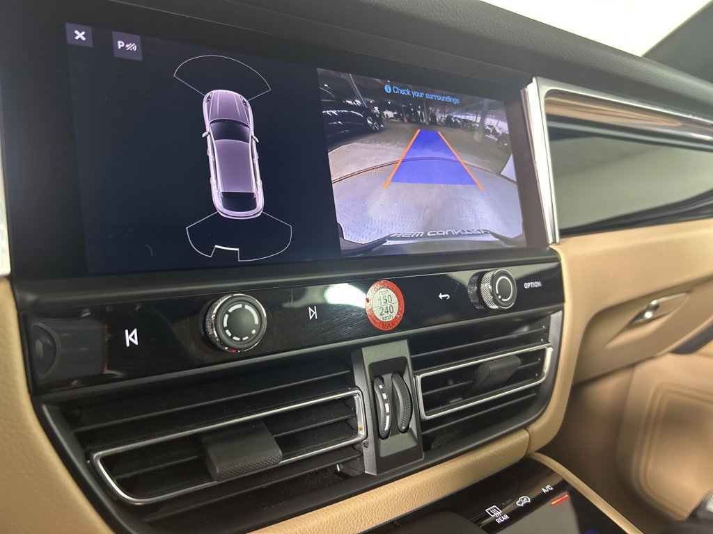 Certified 2025 Porsche Macan image 23