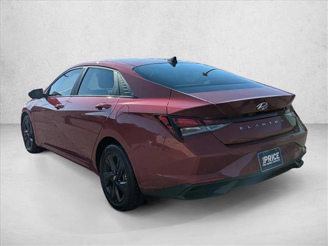 Used 2023 Hyundai Elantra SEL w/ Cargo Package image 7