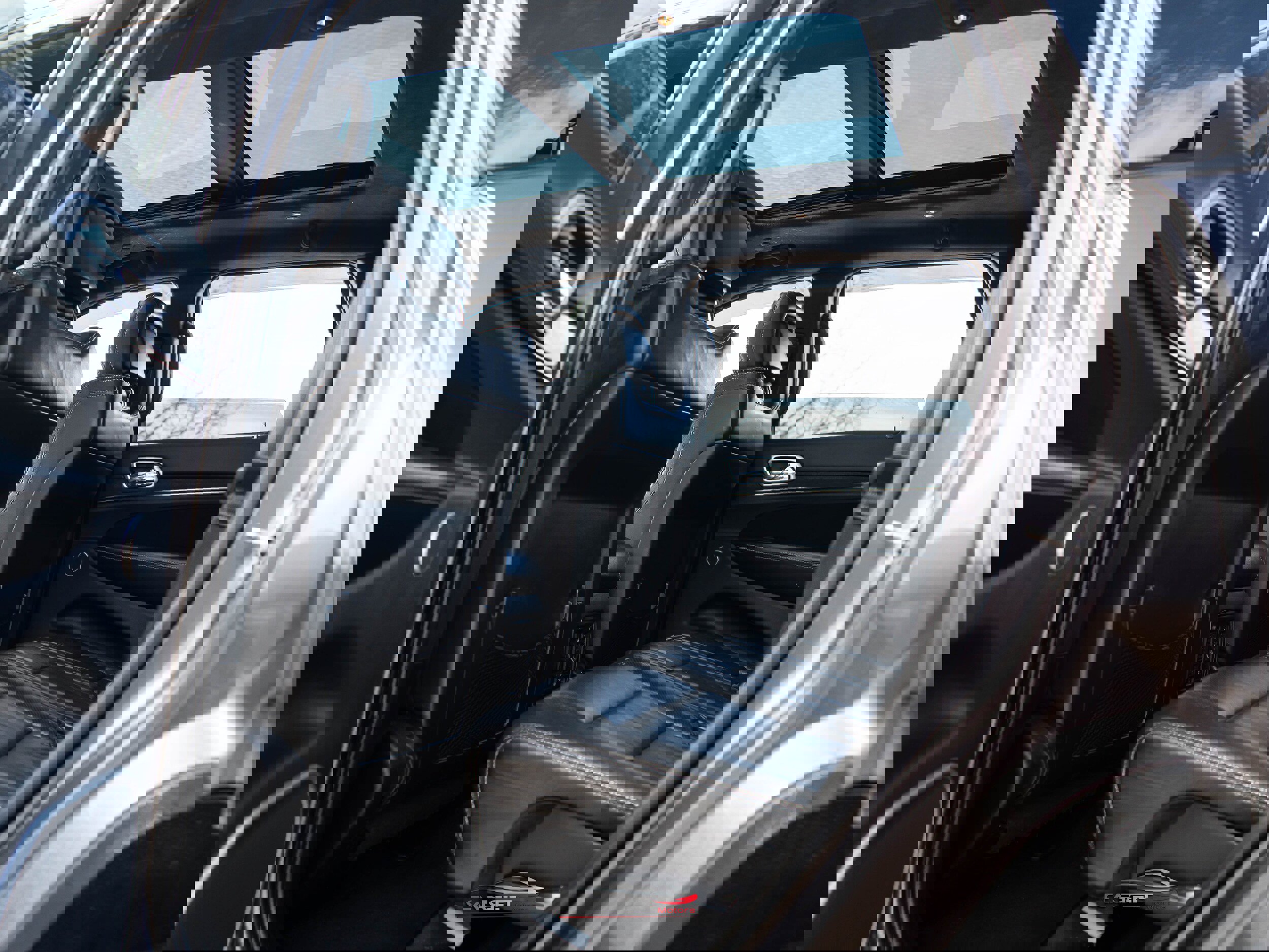 Used 2016 Jeep Grand Cherokee SRT image 21