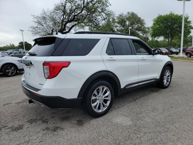 Used 2024 Ford Explorer XLT w/ Equipment Group 202A image 5