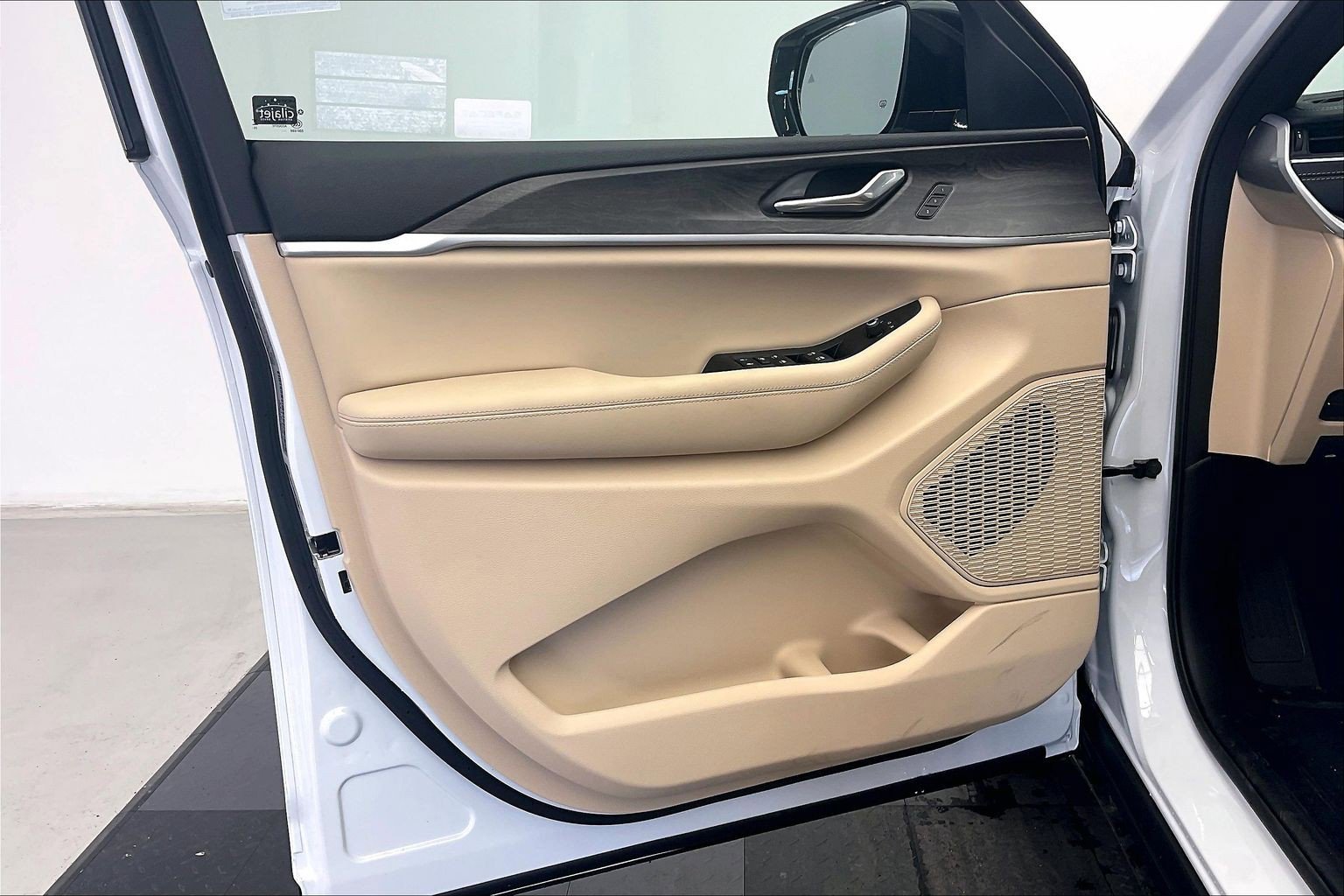 New 2025 Jeep Grand Cherokee Limited AWD/4WD image 12