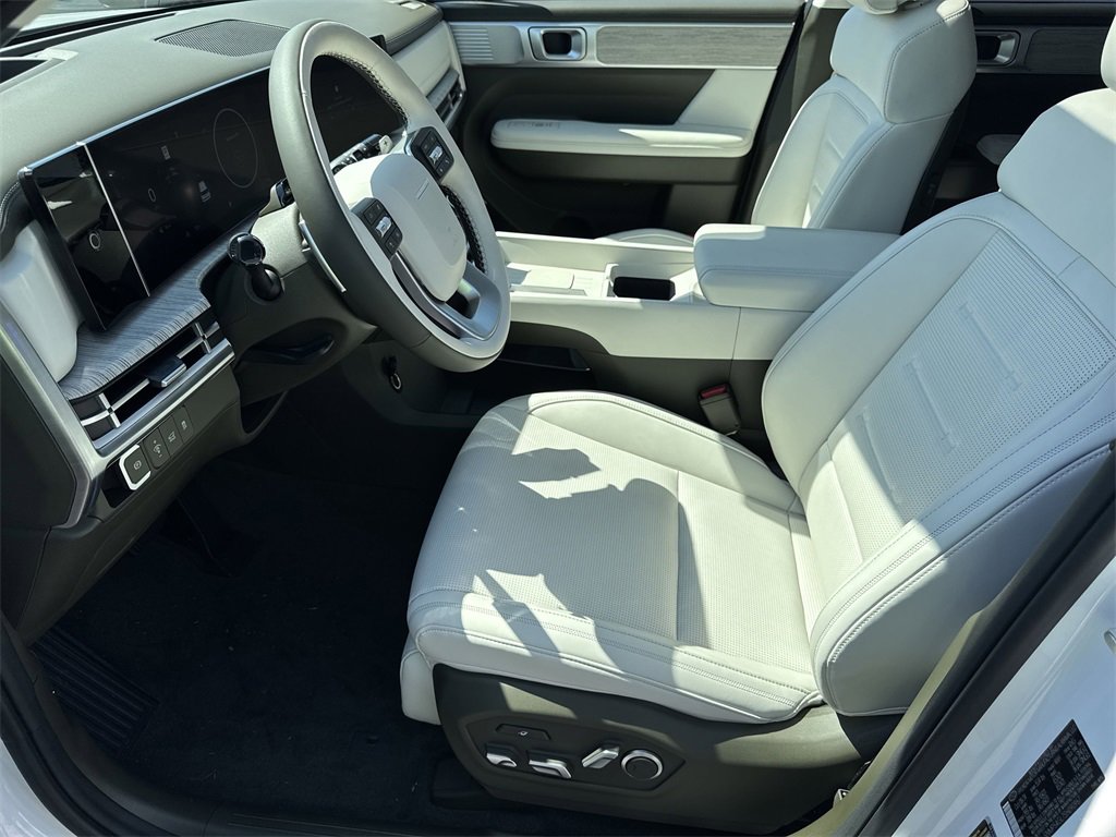 New 2025 Hyundai Santa Fe Calligraphy image 9