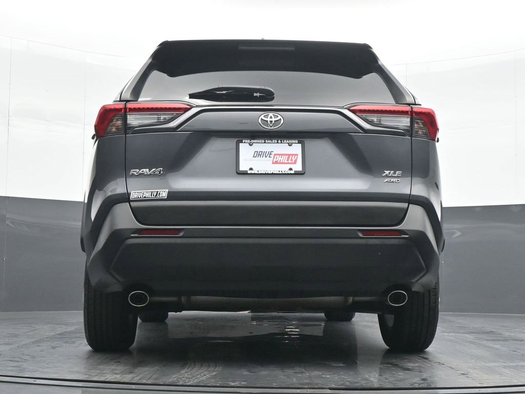 Used 2020 Toyota RAV4 XLE image 20