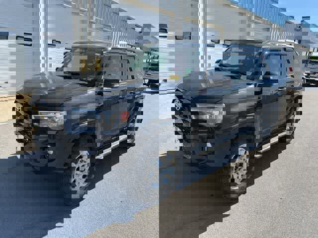 Used 2015 Toyota 4Runner SR5 image 2