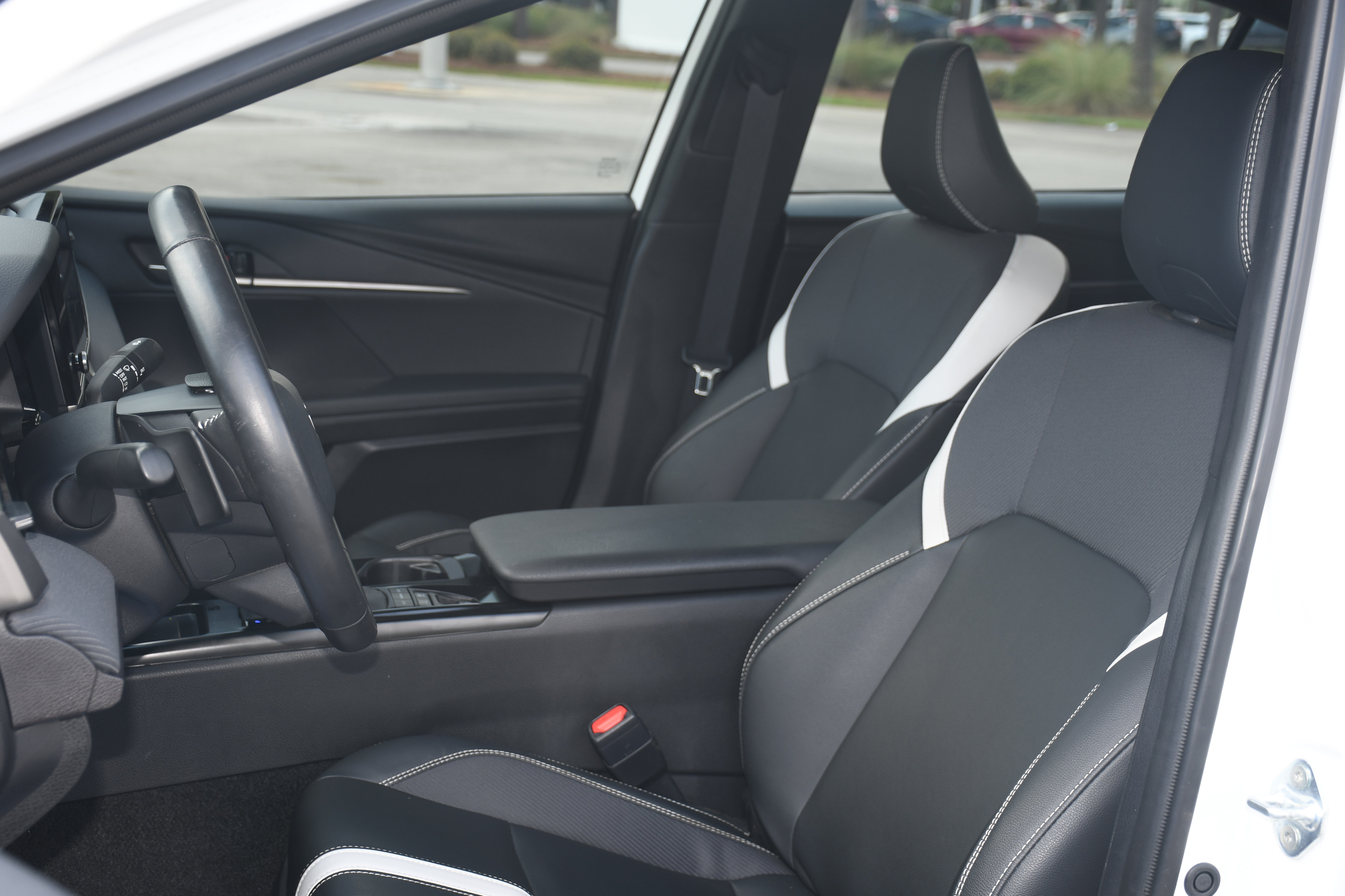 Certified 2025 Toyota Camry SE FWD image 11