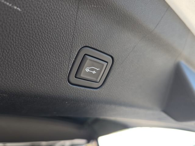 Used 2023 Chevrolet Tahoe LT RWD image 12