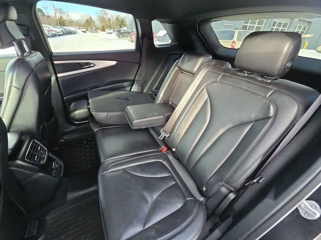 Used 2019 Lincoln Nautilus Premier AWD/4WD image 23
