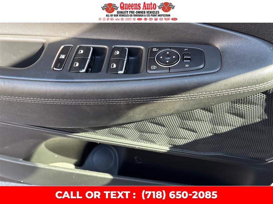 Used 2020 Hyundai Santa Fe SE image 38