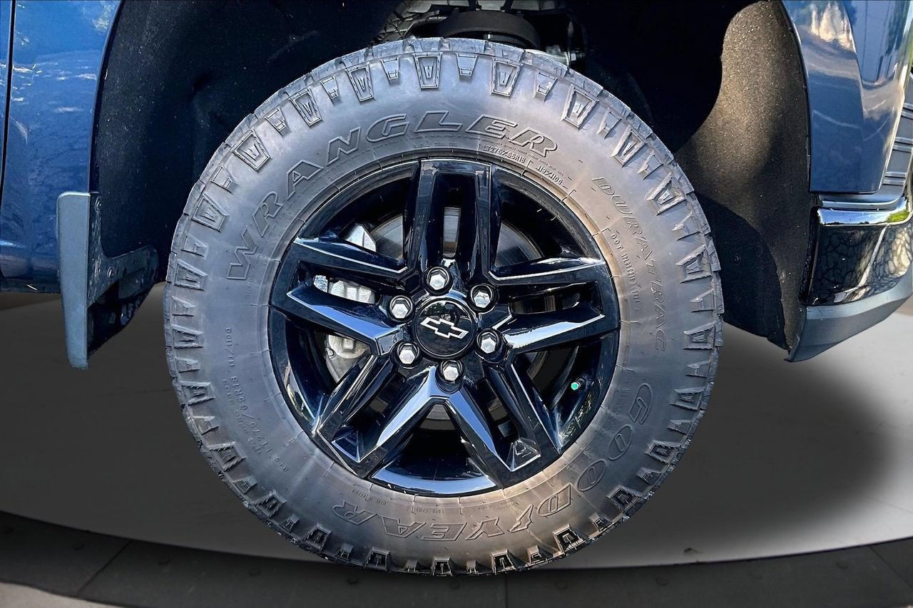 Used 2019 Chevrolet Silverado 1500 Custom Trail Boss w/ Custom Convenience Package AWD/4WD image 31