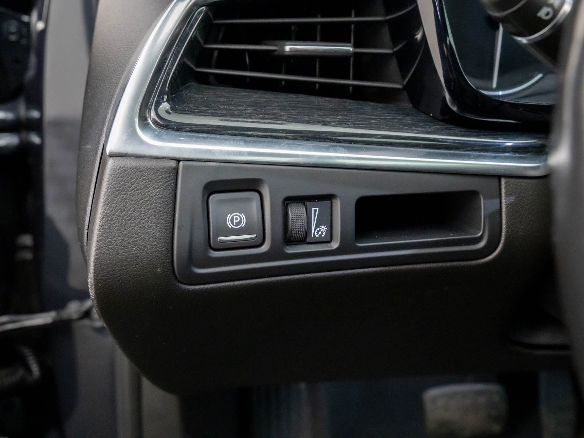 Certified 2022 Cadillac XT5 Premium Luxury image 23