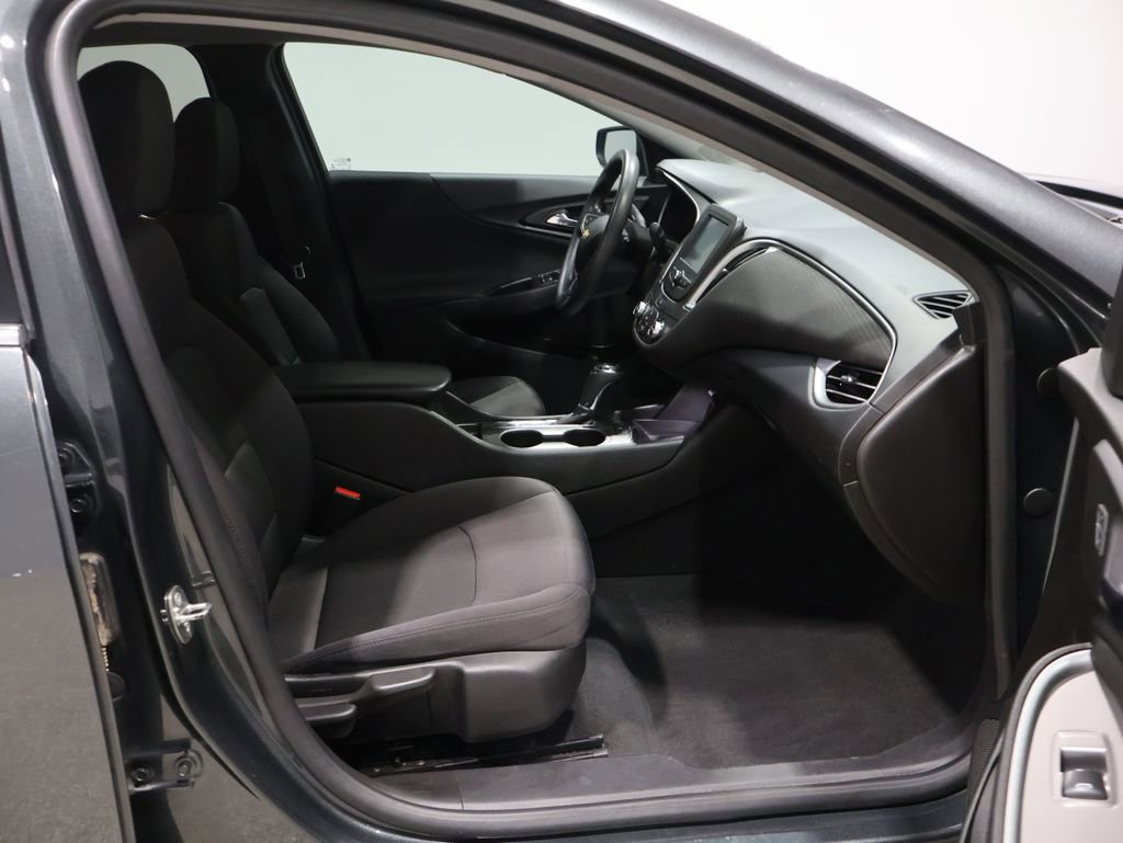 Used 2017 Chevrolet Malibu LS image 21