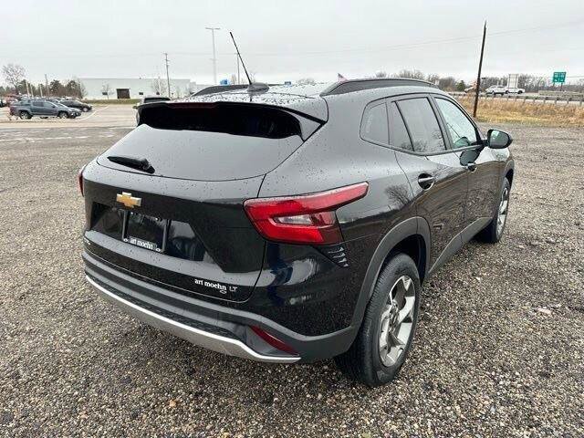 Used 2025 Chevrolet Trax LT FWD image 7