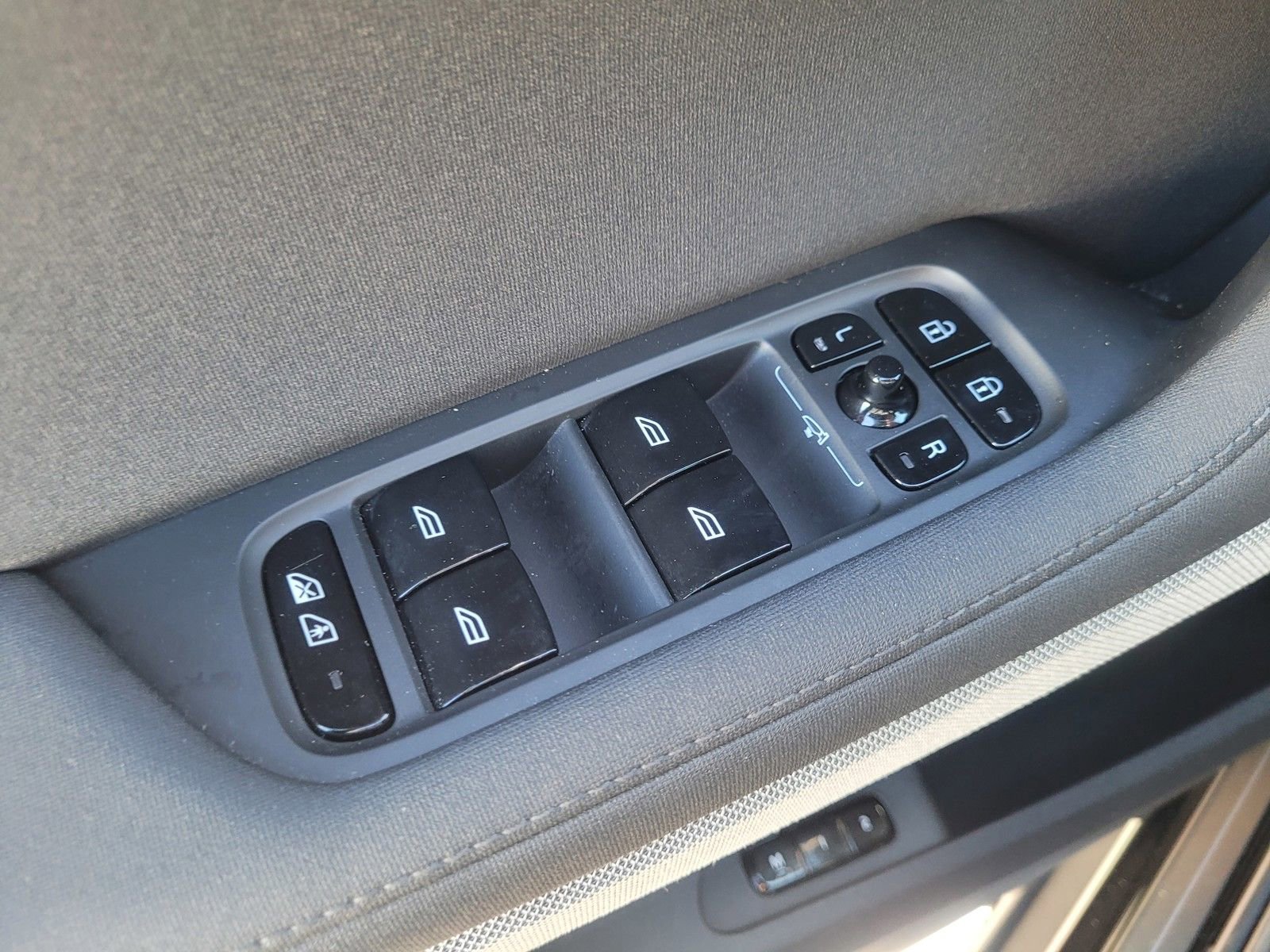 Used 2024 Polestar Polestar 2 image 17