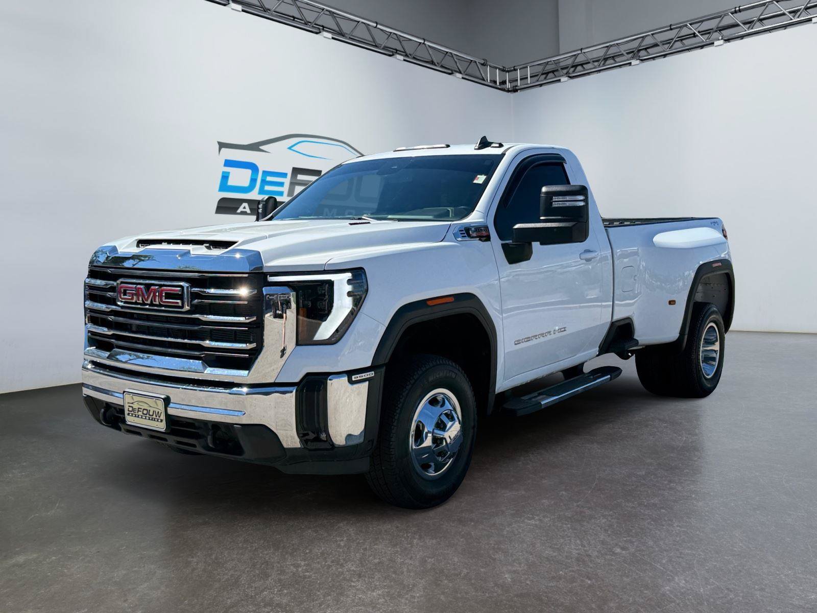 Used 2024 GMC Sierra 3500 SLE w/ SLE Convenience Package AWD/4WD image 7