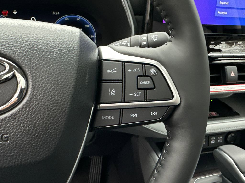 New 2026 Toyota Highlander Platinum image 28