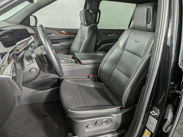 Certified 2024 Cadillac Escalade ESV Premium Luxury w/ LPO, Floor Liner Package AWD/4WD image 17